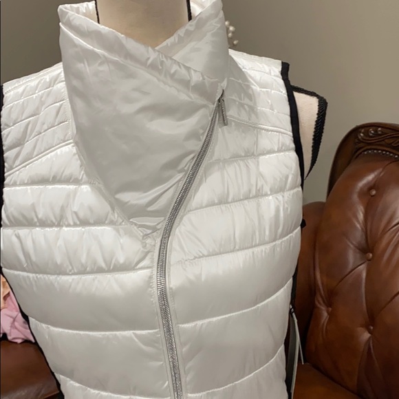 Calvin Klein Performance MixedMedia Quilte… - Picture 7 of 9